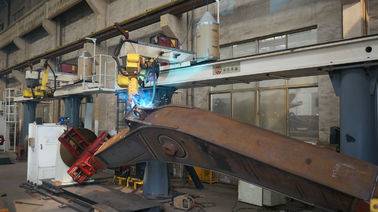 จีน Custom AISI Q690 Long Reach Excavator Boom , Welding Metal Fabrication ผู้ผลิต